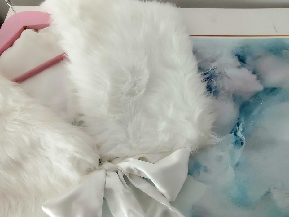 Futrzana pelerynka,narzutka- ślub,komunia