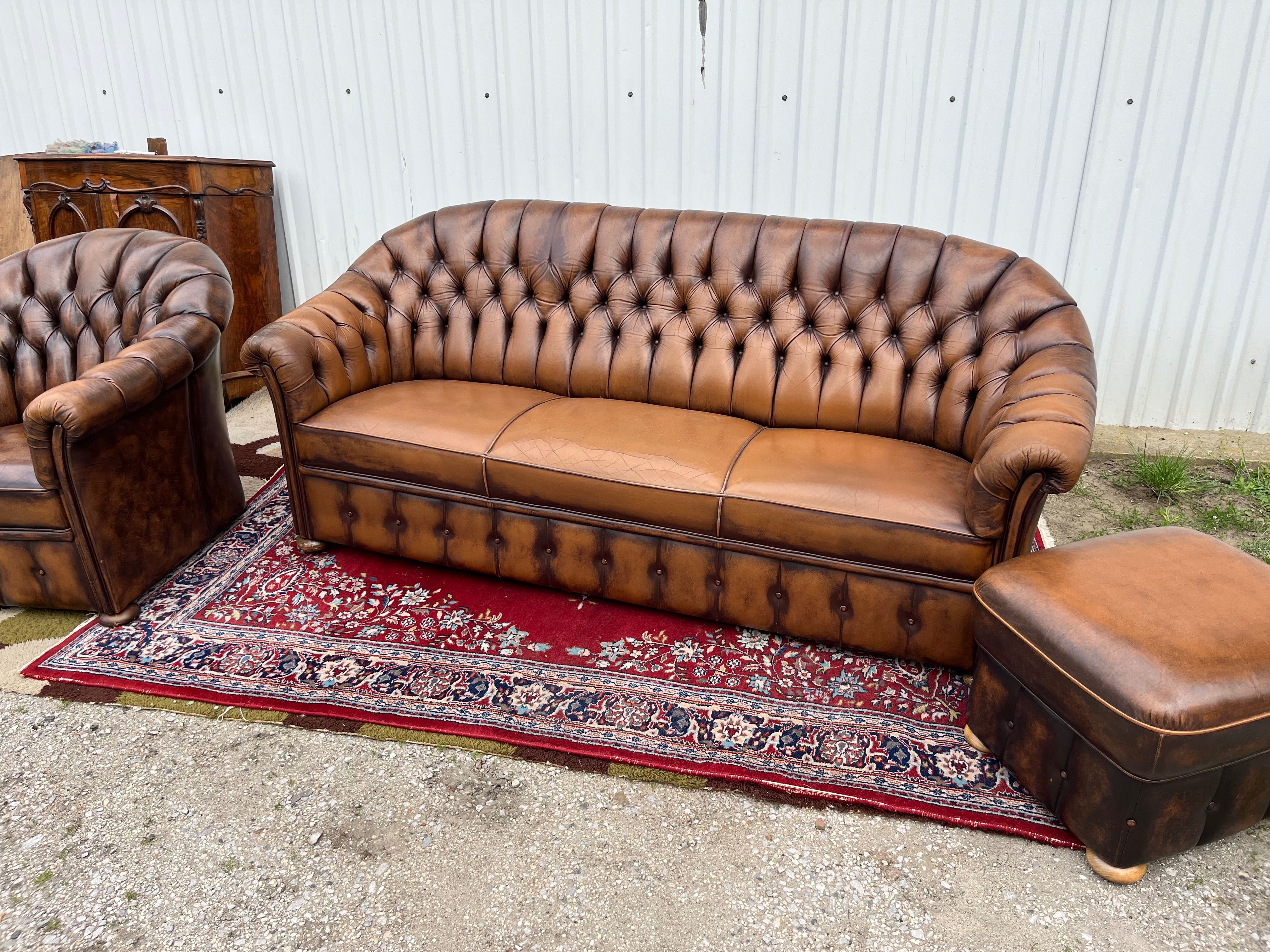 Komplet wypoczynkowy Chesterfield .
