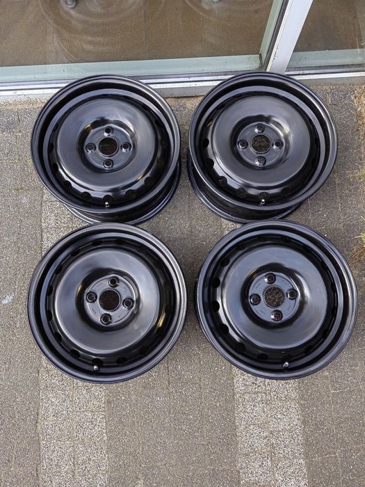 NOWE Felgi Hyundai i20 Inster Bayron Kia Rio Stonic Stal KOMPLE Pojedy