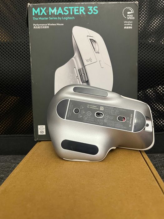 Logitech MX Master 3S White + чехол, комплект полный
