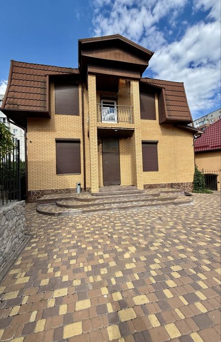 Оренда Комерція 97–290 м², Обухів - Школа