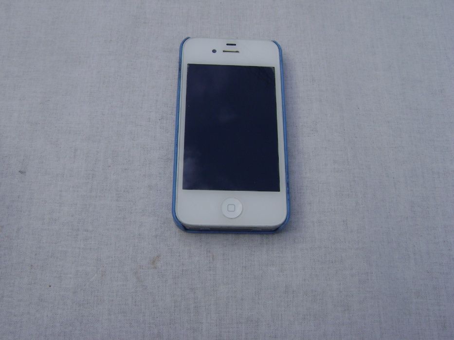 Iphone 4 com carregador novo