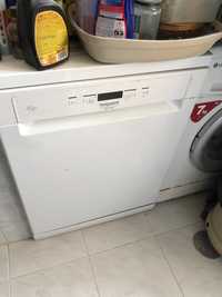 Máquina lavar louça hotpoint