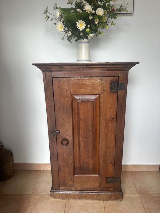 Movel rustico antigo