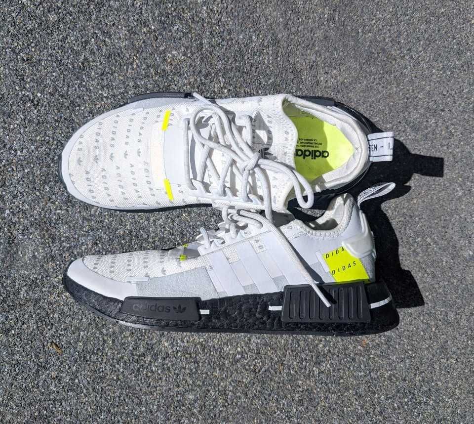 Кросівки Adidas NMD_R1 SHOES WHITE/BLACK GZ7944