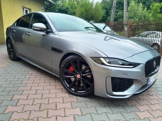 Jaguar Xe 250ps r-dynamic