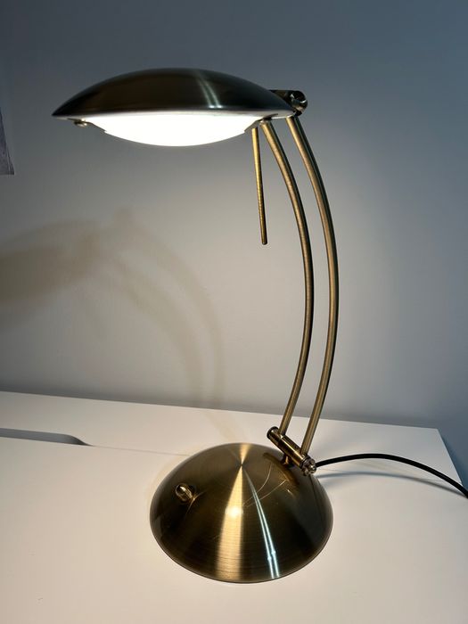 Lampa stołowa na biurko