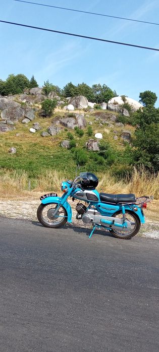 Motociclo clássico restaurada marca Yamaha 07