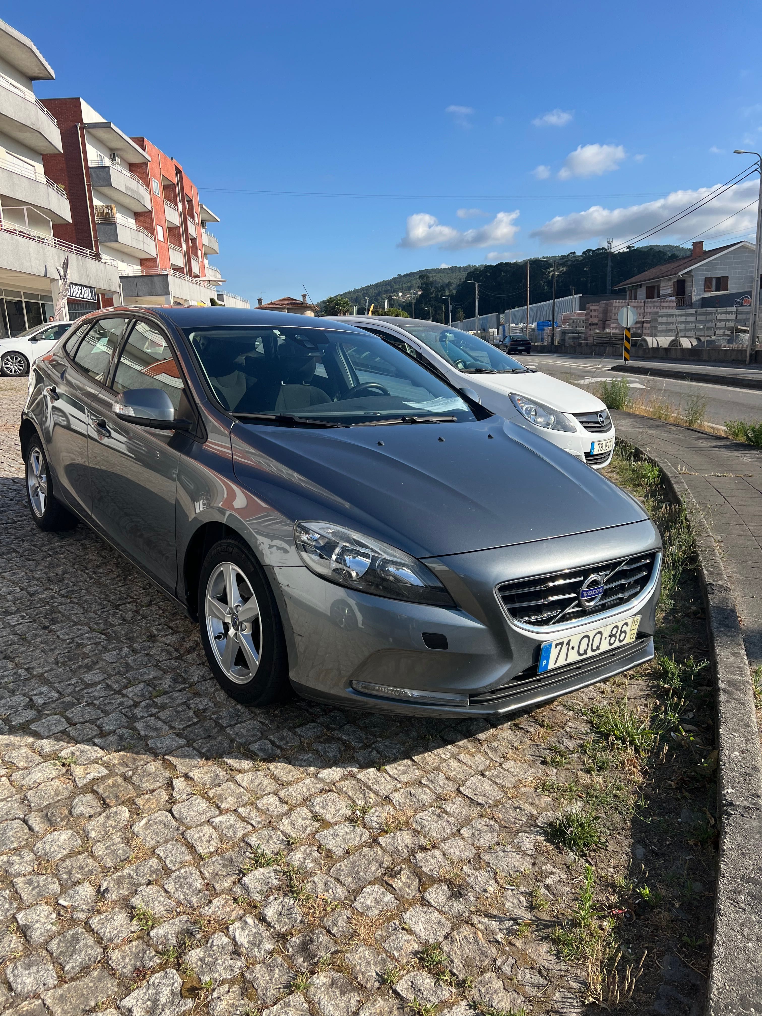 Volvo v40 D2- ótimo estado