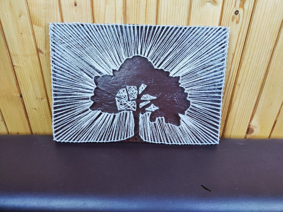 Картина в техніці стрінг арт/string art дерево