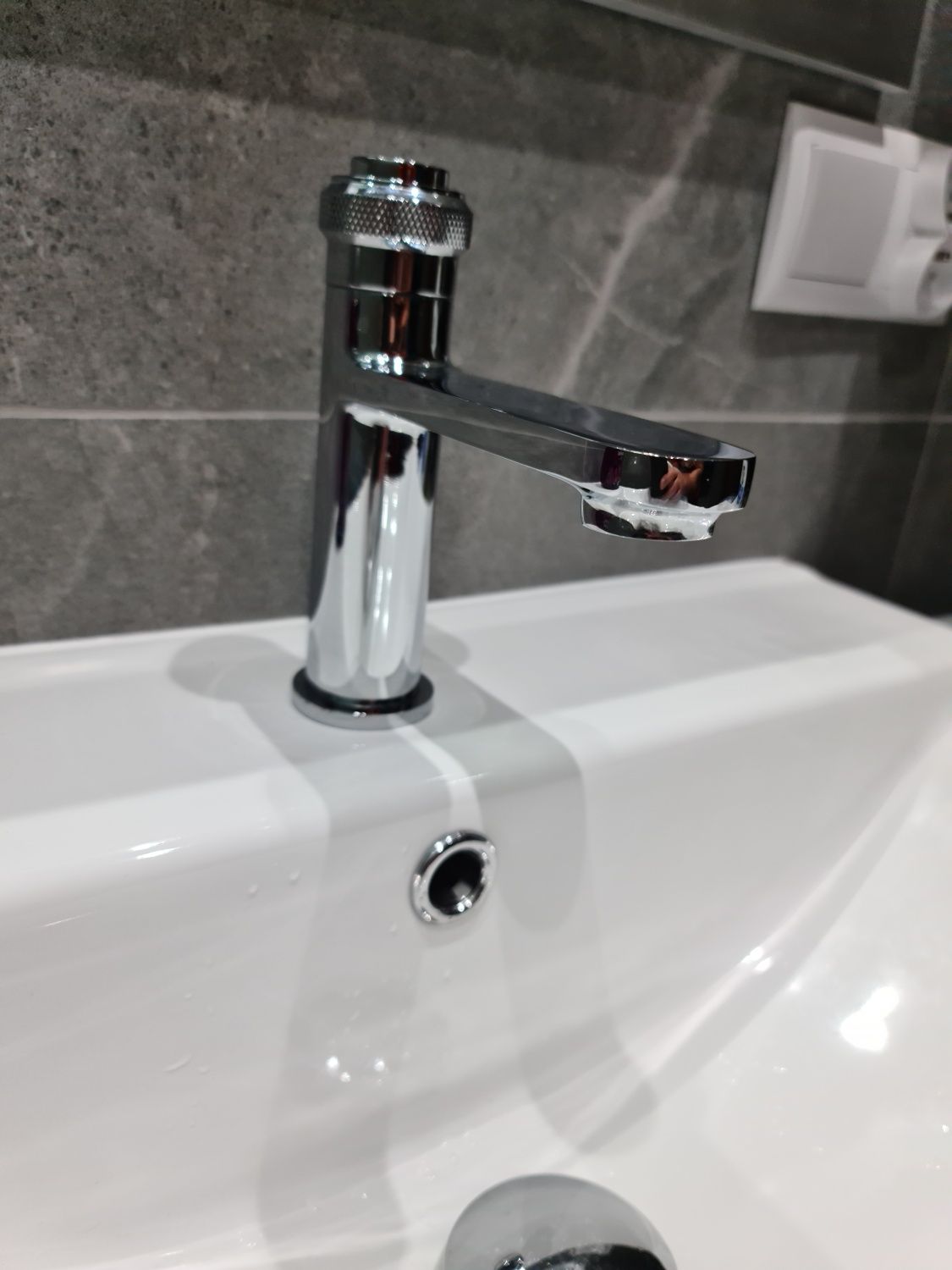 Bateria umywalkowa Miomare push button