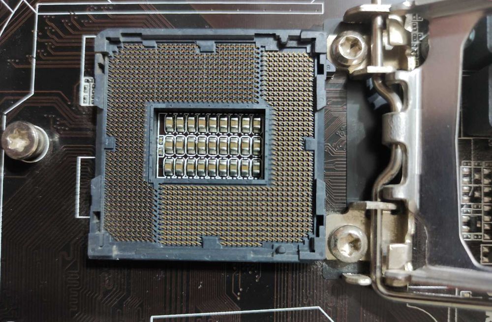 Материнску плату Gigabyte GA-Z87X-SLI