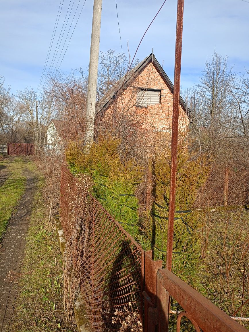 Дача з будинком в Чернієві , Івано Франківськ