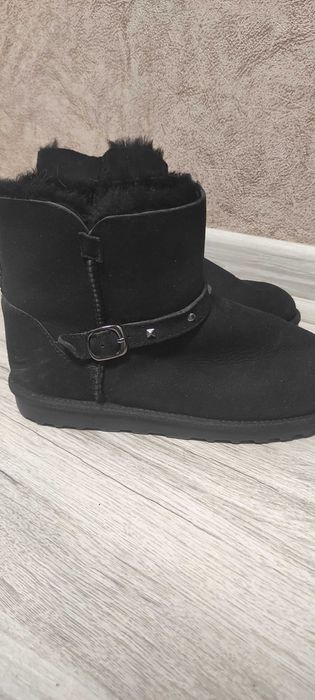 Уггі взуття 35 розмір