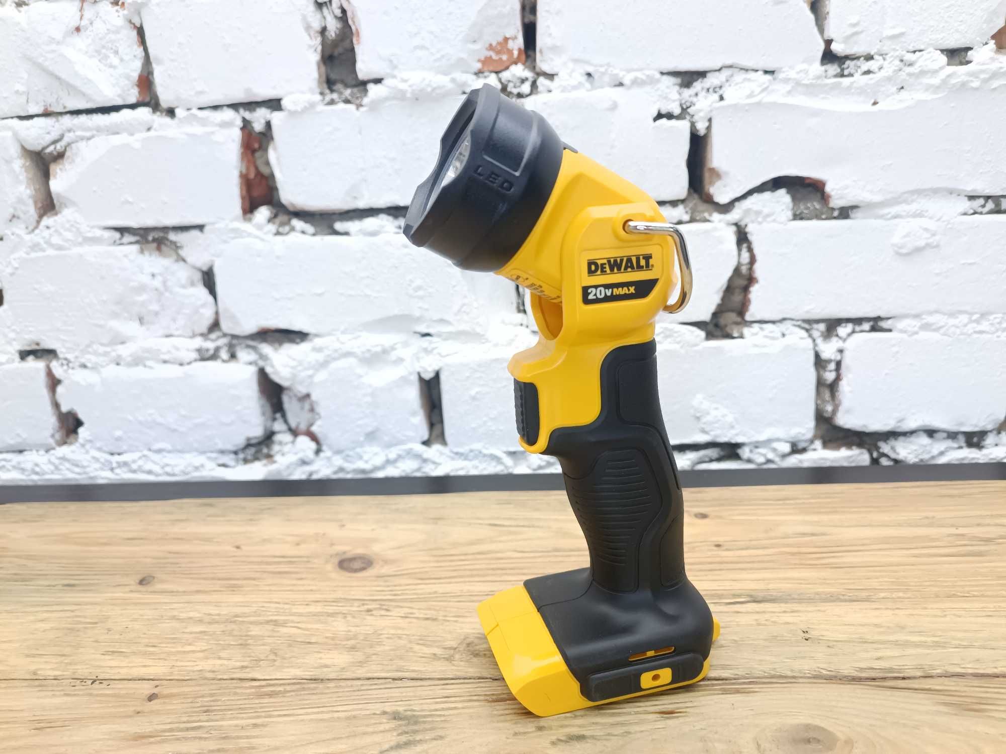 Світлодіодний ліхтарик LED DeWalt 20v DCL040 з США Оригінал