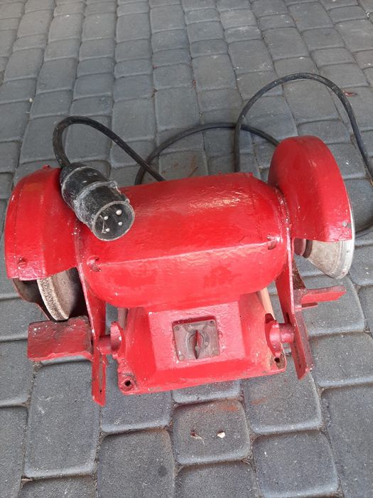 Dwutarczowa szlifierka stołowa 380V (siła)