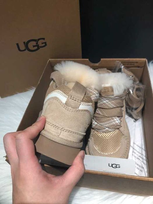 UGG Lowmel Sand R.40