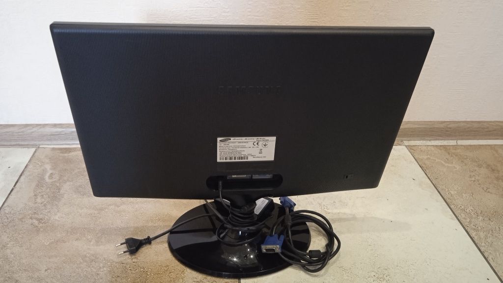 Full HD Монітор 22" Samsung S22C300B 75 Гц (DVI+VGA) 1920x1080)