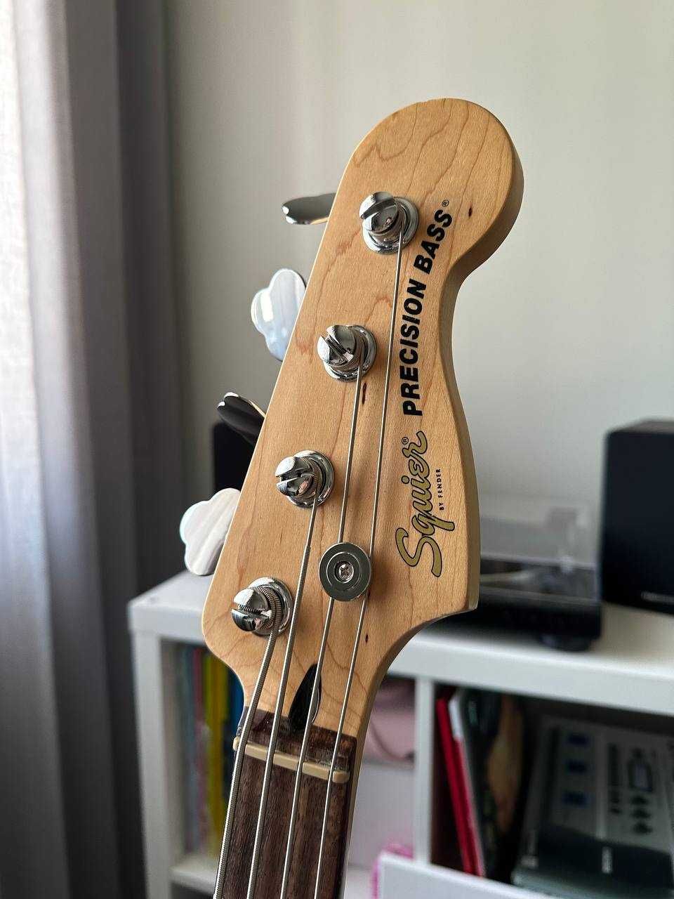 Baixo elétrico Squier Affinity series