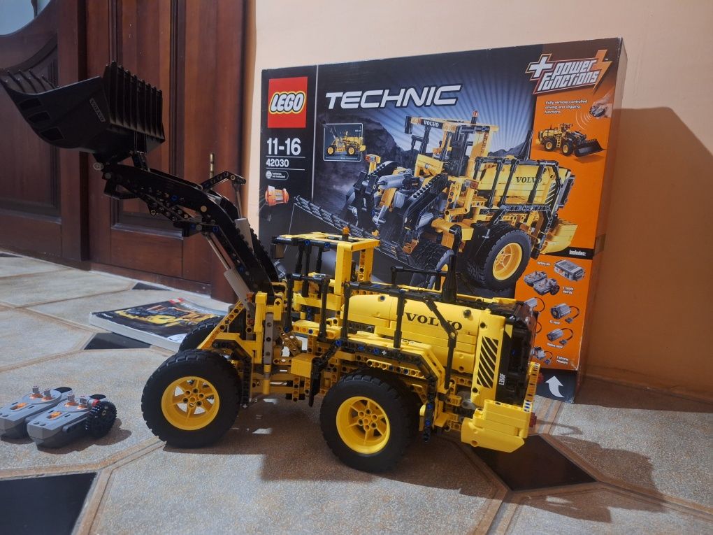 Продам lego technic 42030 volvo