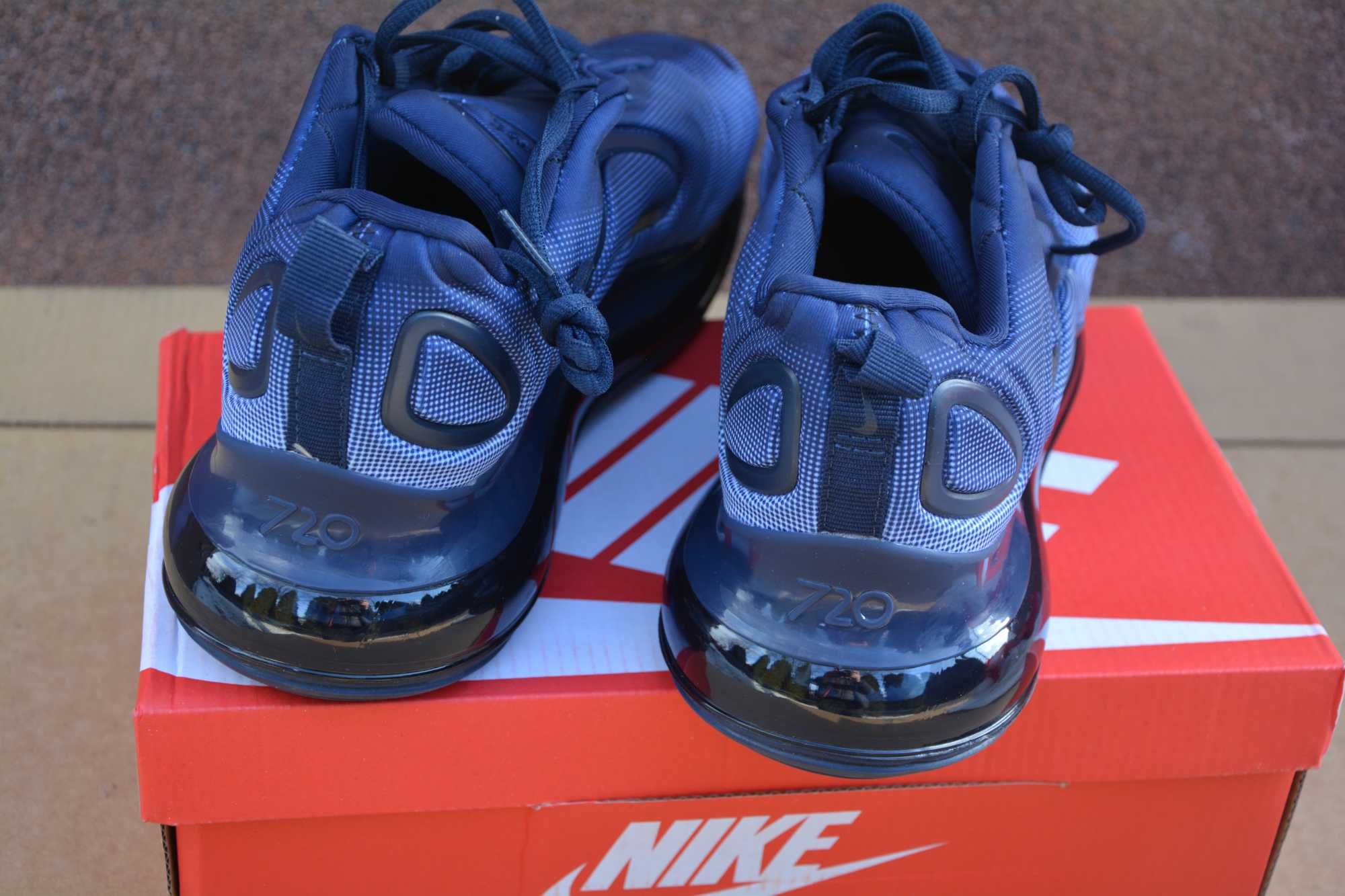 NIKE AIR MAX 720 nowe rozmiar 42