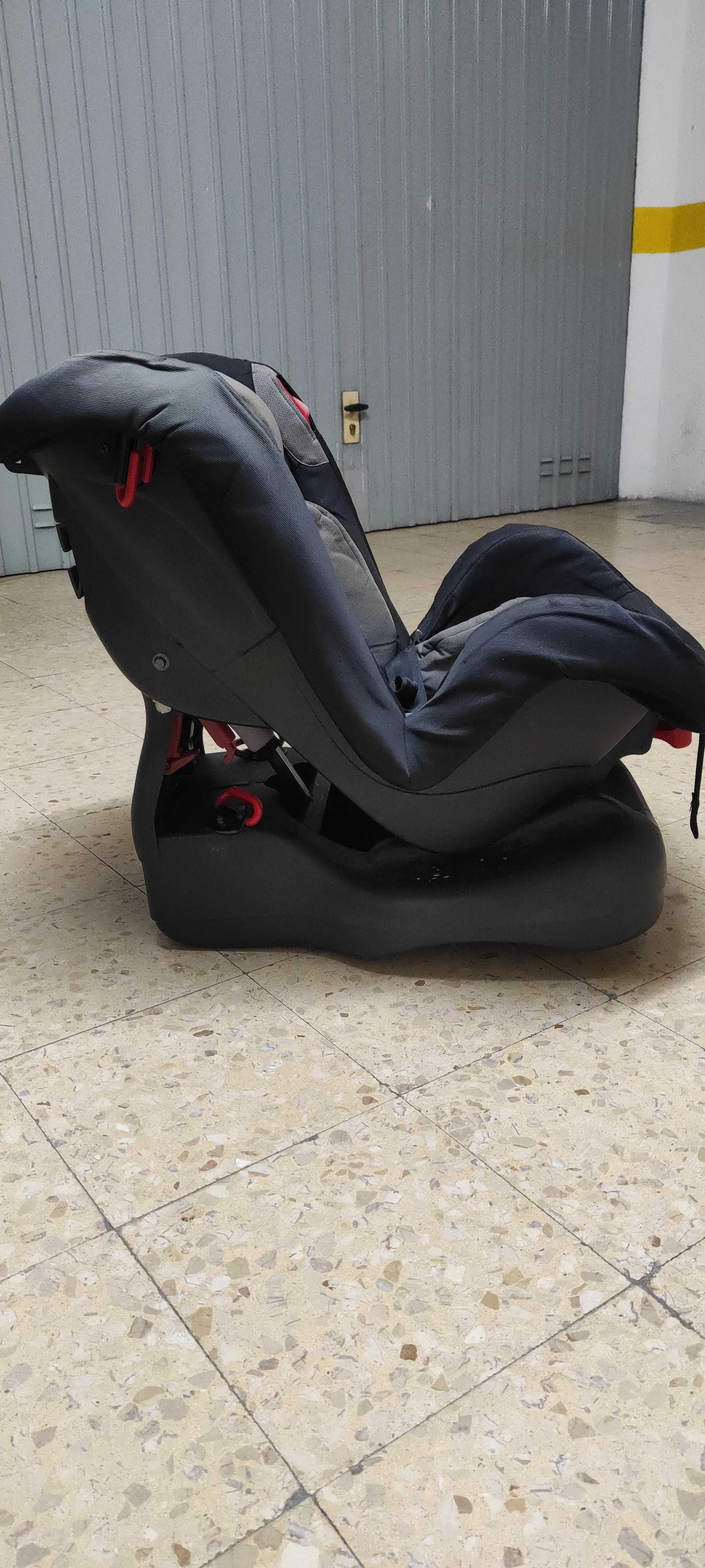 Cadeira auto Pierre Cardin - Grupo 0/1/2 e peso dos 0 aos 25 Kg