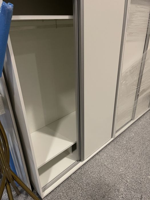 STOCK-OFF de Roupeiros poli laminado NOVOS