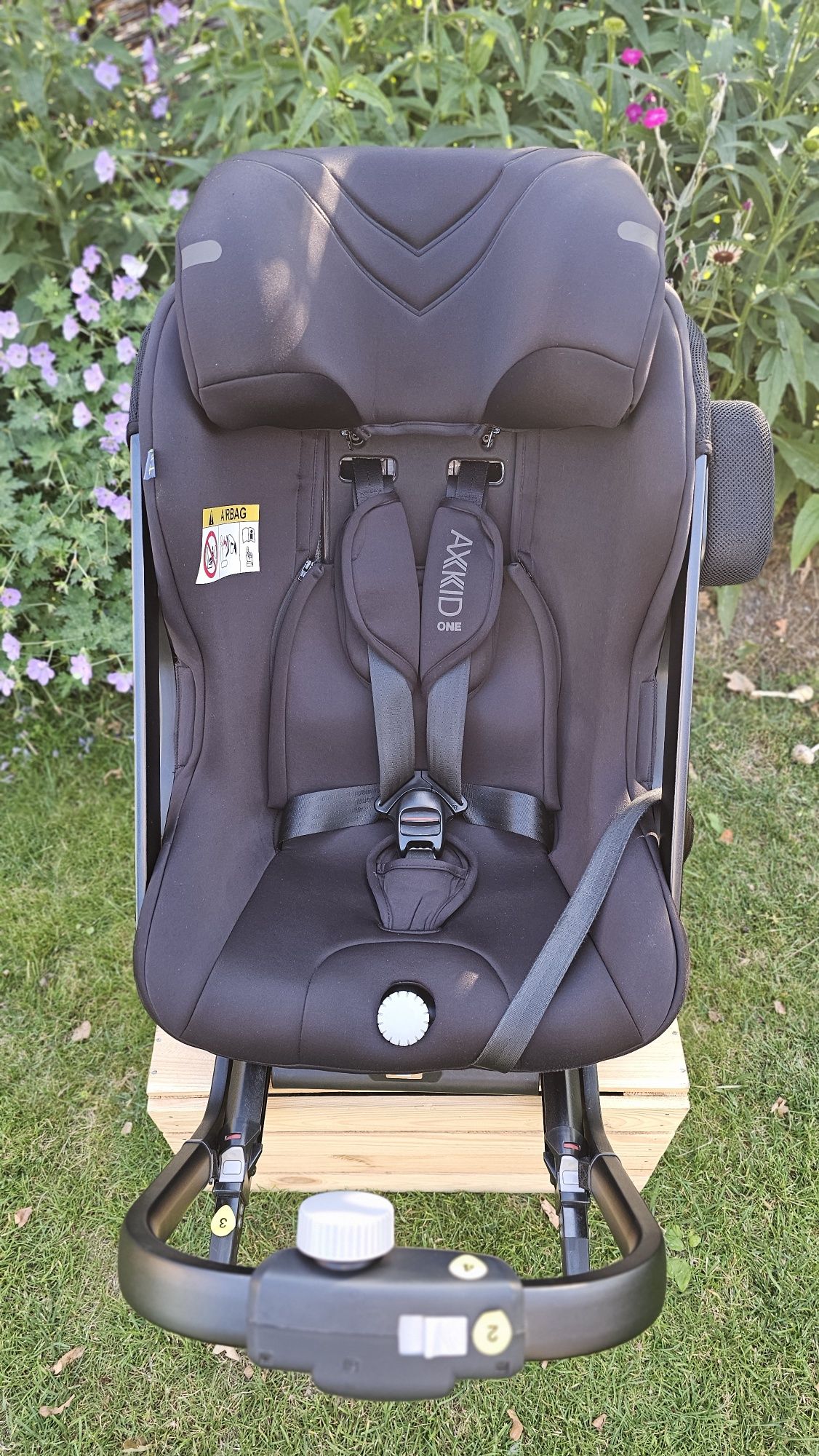 Fotelik Axkid One RWF ISOFIX - Czarny, stan BDB, bezwypadkowy