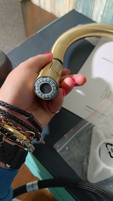 Bateria umywalkowa z wyjmowana wylewka