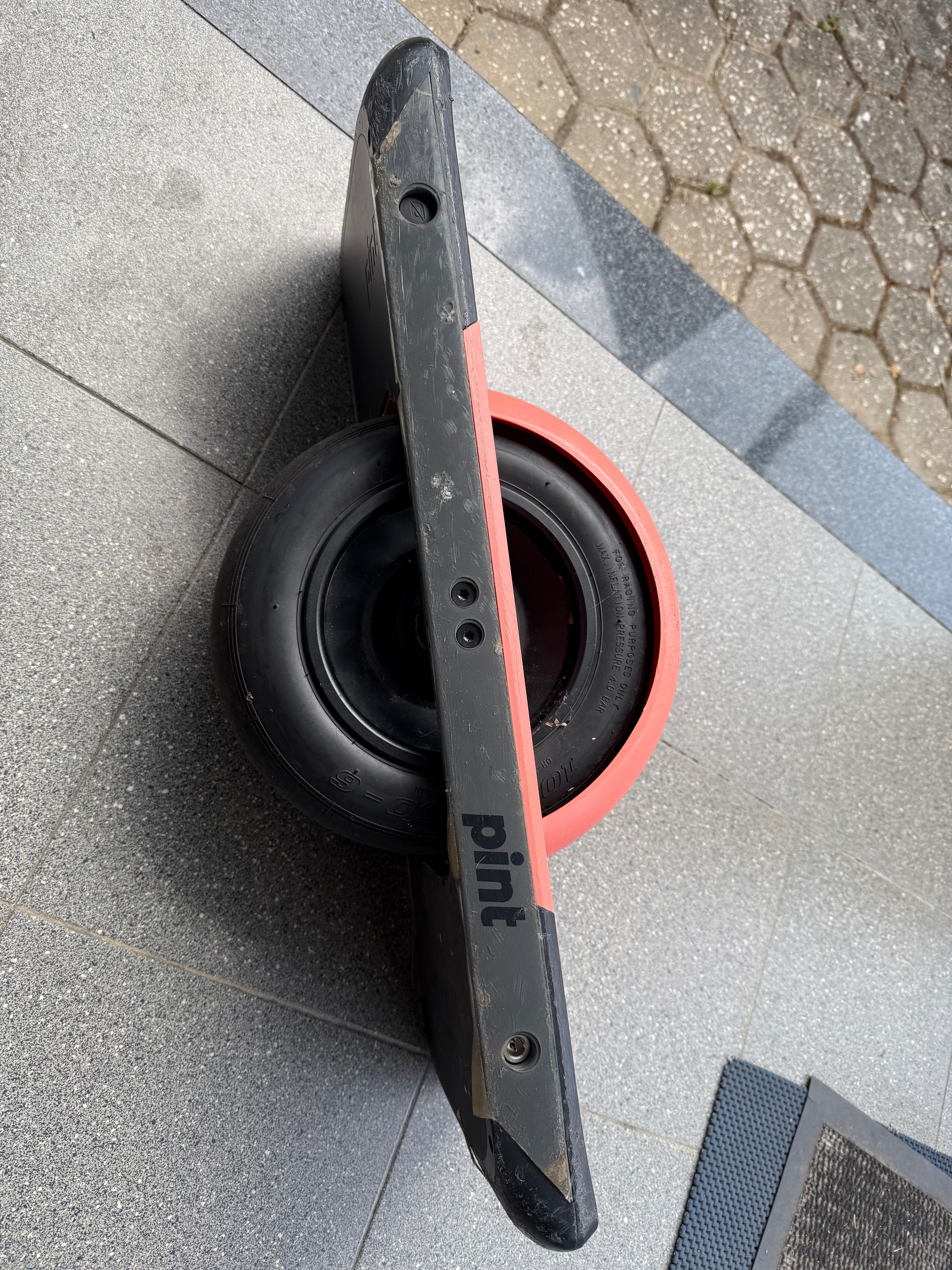 OneWheel Pint  em Bom Estado c/ Rail Salmão