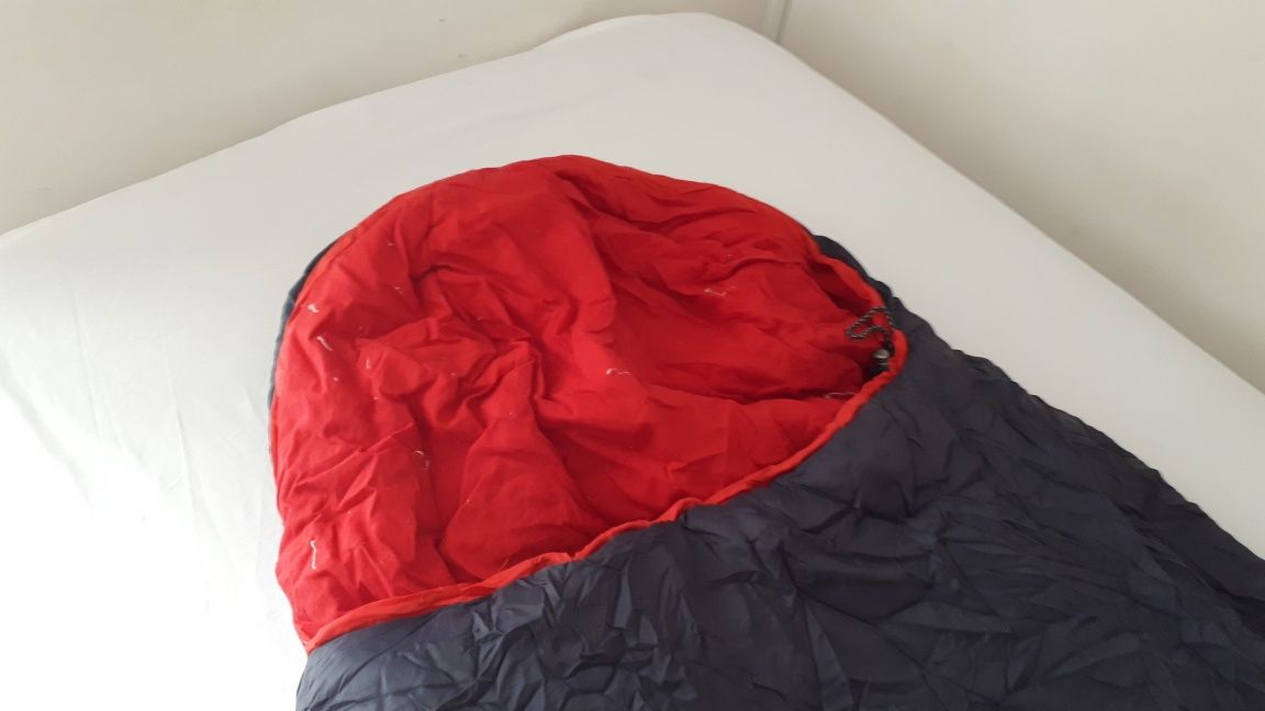 Saco cama campismo Forclaz 5+ light (apenas 1.1 kg)