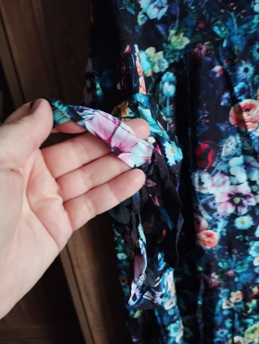 Sukienka elegancka w kwiaty 100% wiskoza