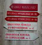 Pięć tablic informacyjnych z PRL