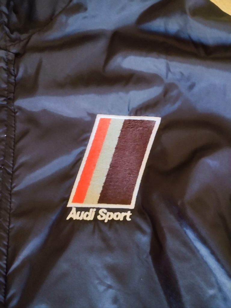 Blusão Audi Sport Tamanho M (como novo)