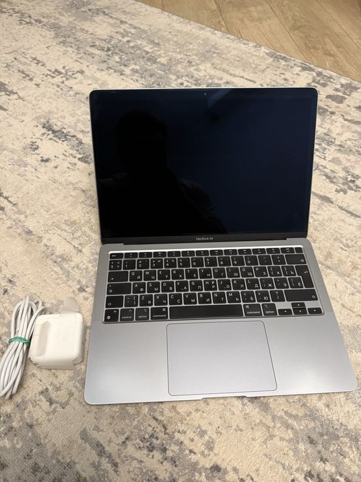 MacBook Air 2020 M1 8/256gb