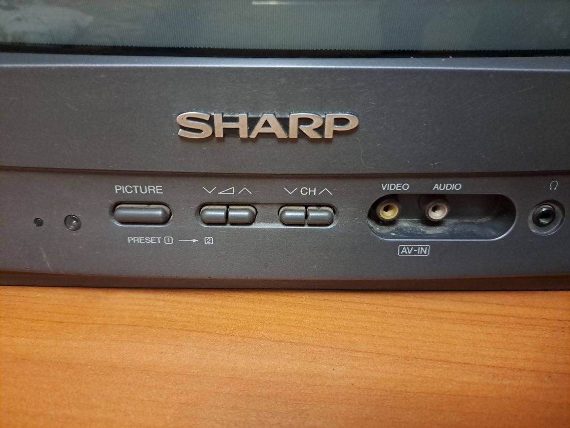 Телевизор Sharp 14Д2-GA цветной,переносной,  фирменный, оригинальный я