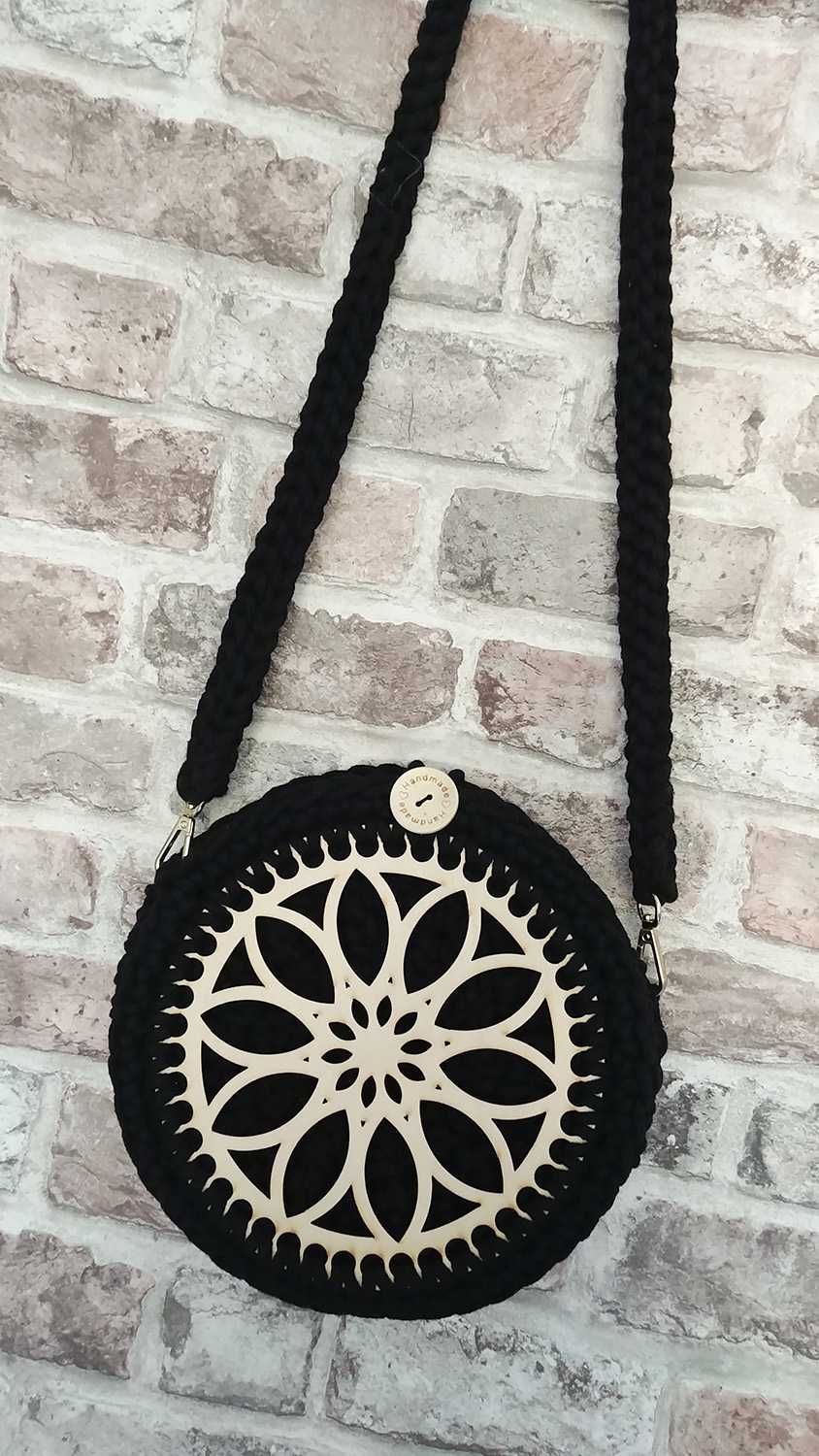 HANDMADE śliczna torebka robiona na szydełku 24cm