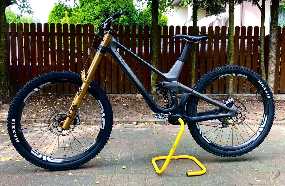 Prime Rocket XL Fox Gold Podium  ENVE