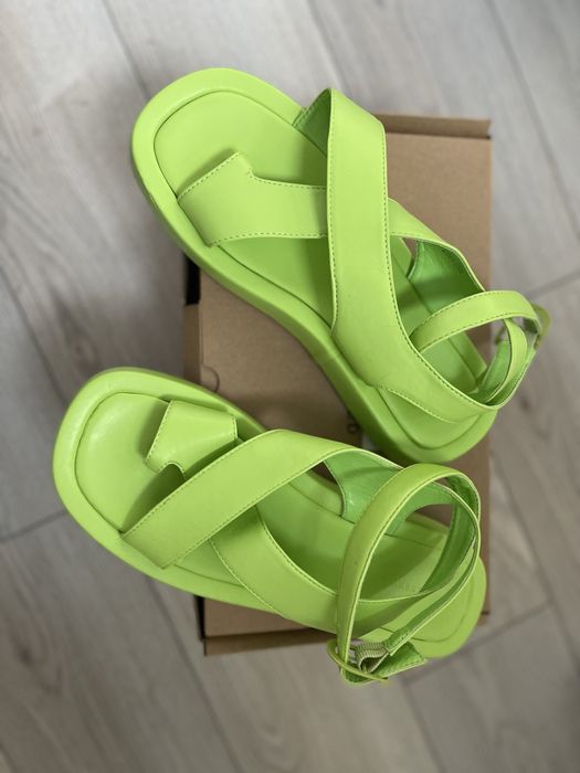 Жіночі босоніжки Reserved