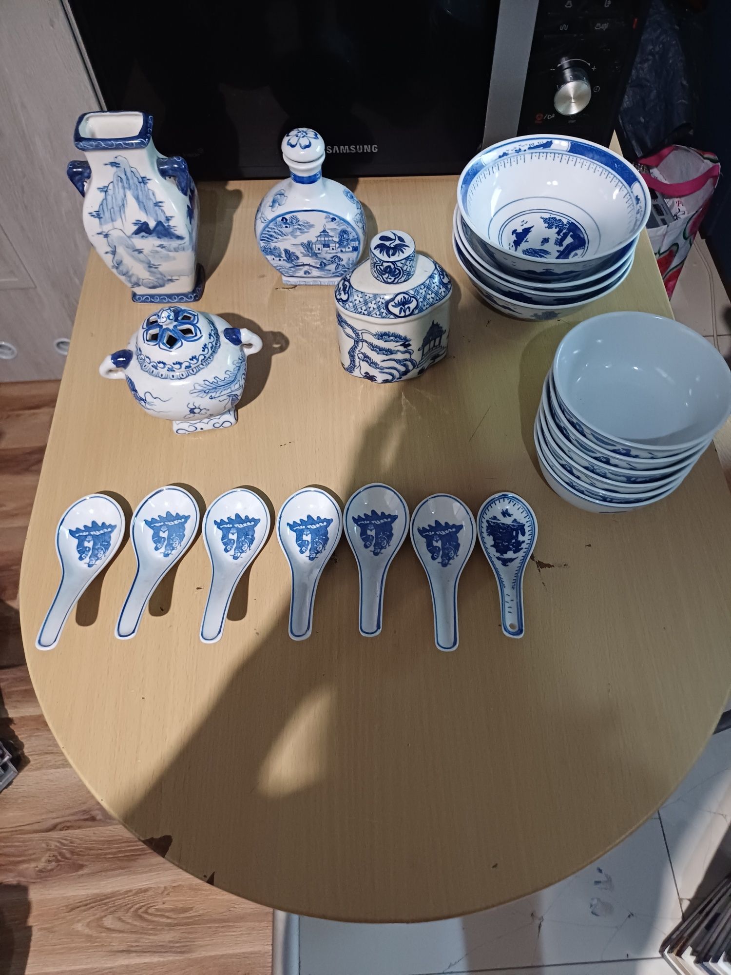 Zestaw chińskiej porcelany 21 elementów