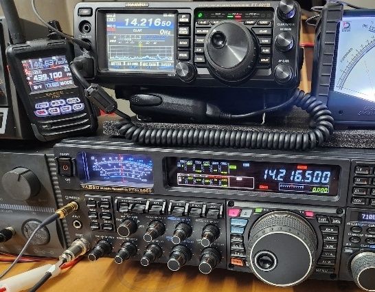 Yaesu FT-5D com extras