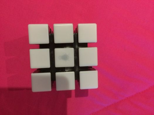 Cubo de Rubik Spark com 6 jogos.