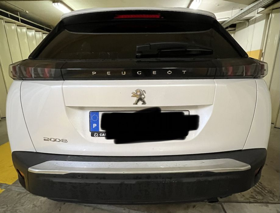 Peugeut 2008 / 1.2 puretech Allure /38.500 km / 2022