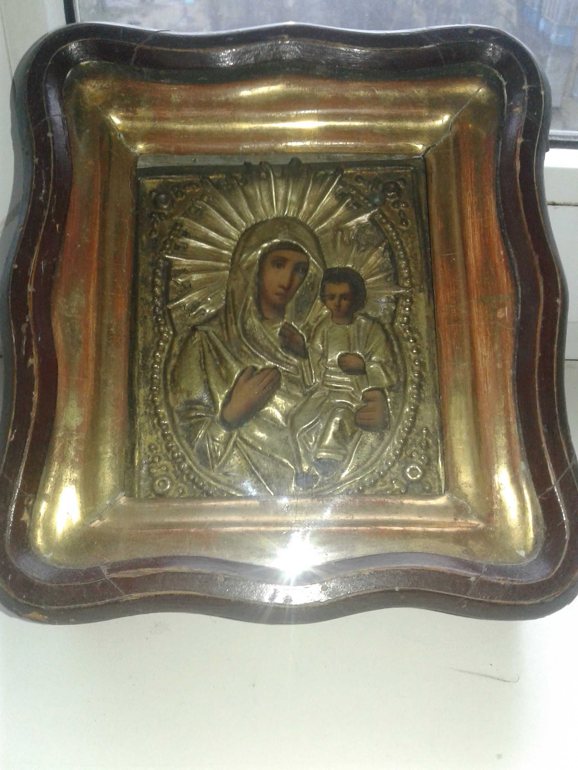 Старовинна ікона Божої Матері