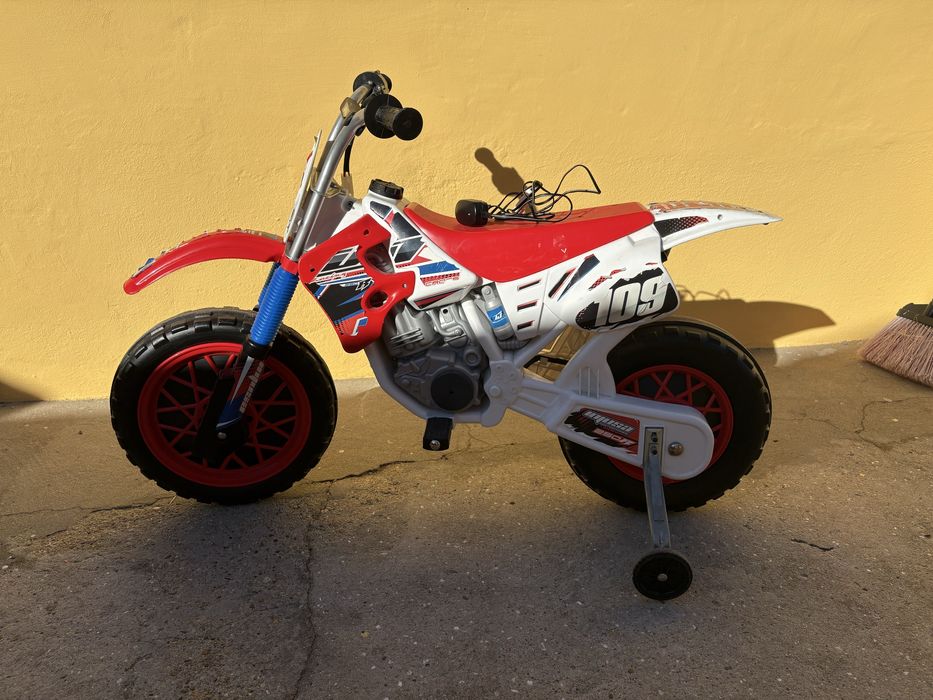 Mota de criança a bateria