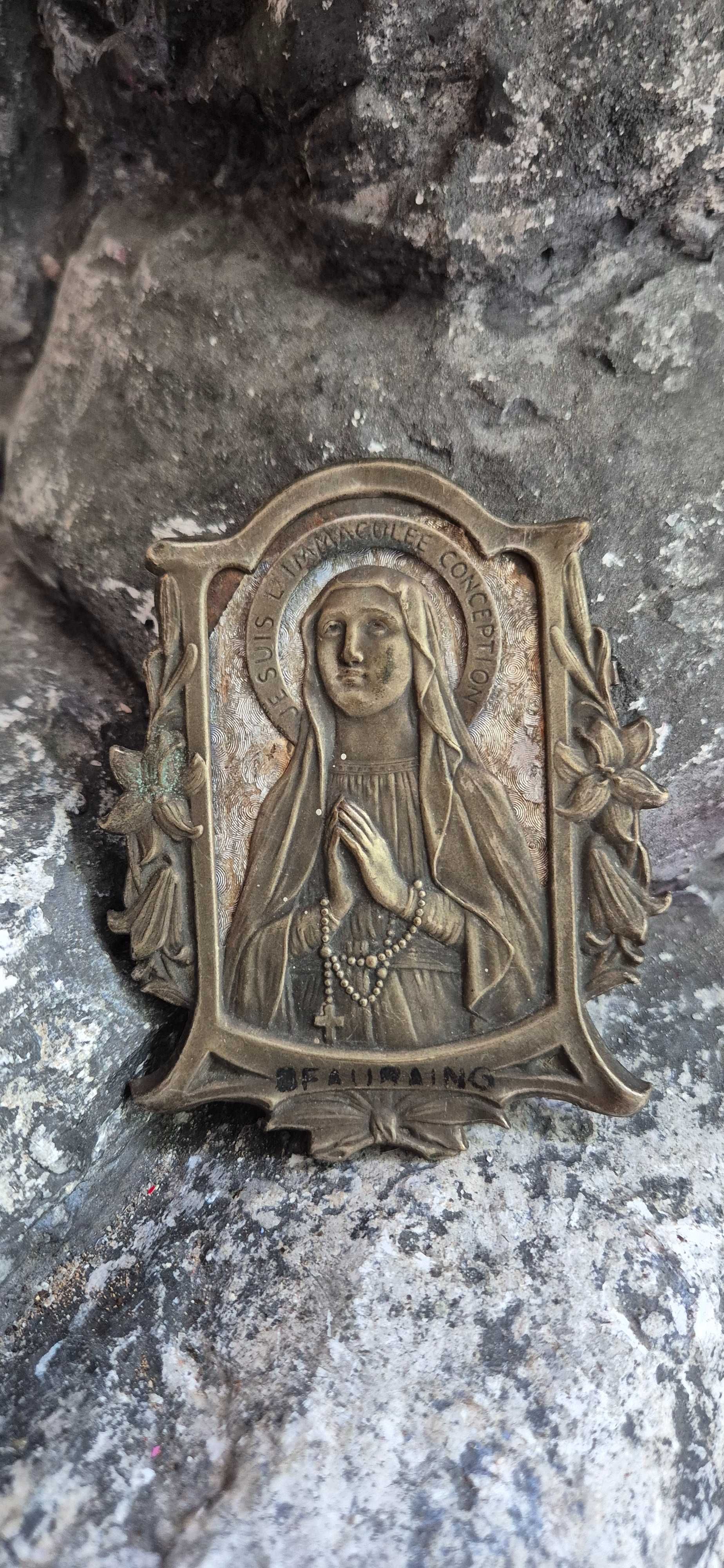 Relief płaskorzeźba Matka Boska z Lourdes antyk mosiądz