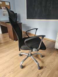 Krzesło biurowe regulowane