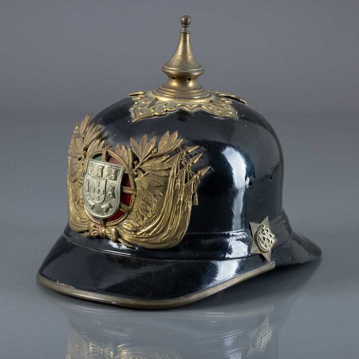 Capacete da Guarda Nacional Republicana