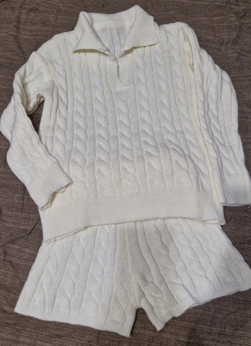 В'язаний костюм з шортами