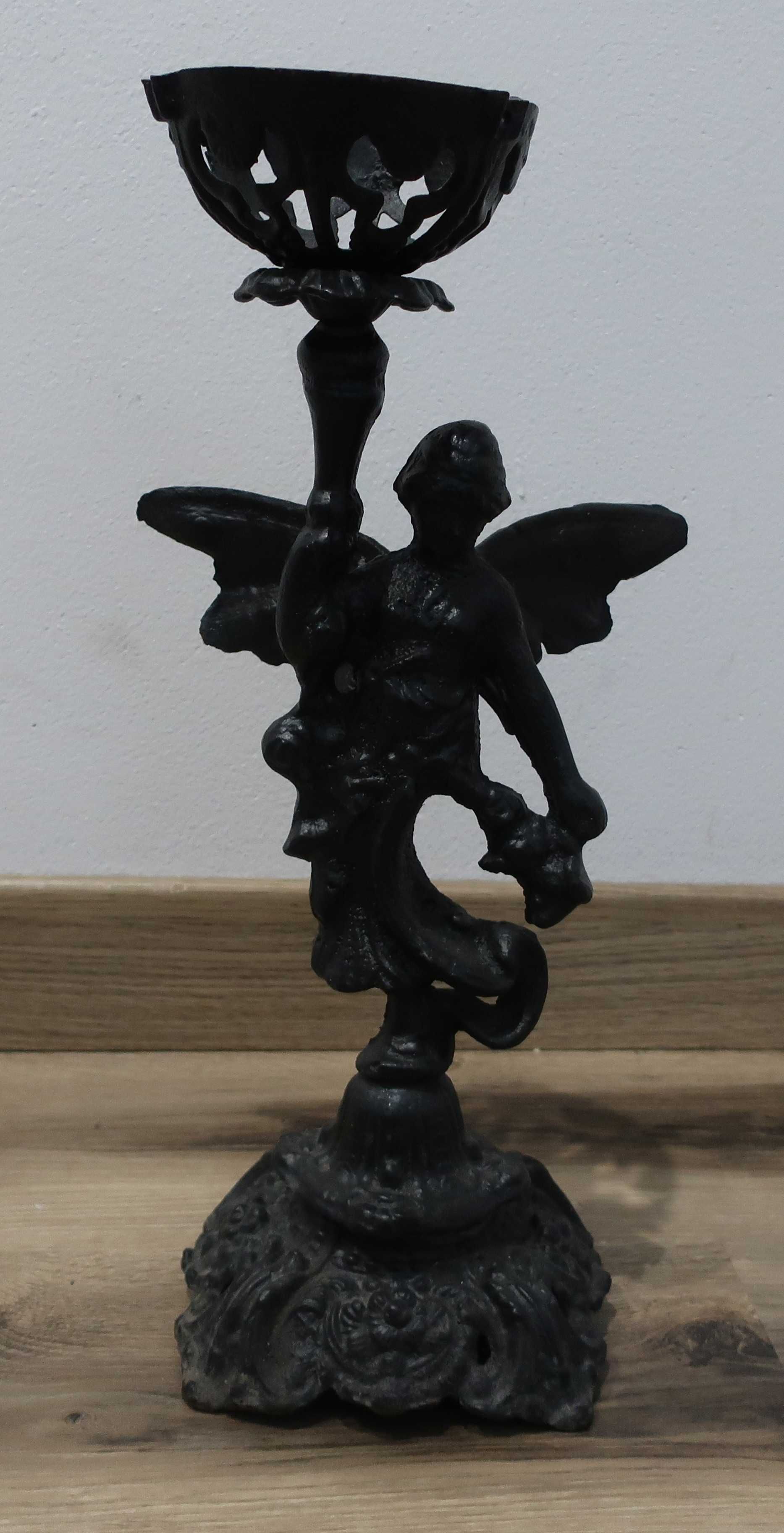 Żeliwny ozdobny stojak figurka świecznik anioł bardzo ciężki